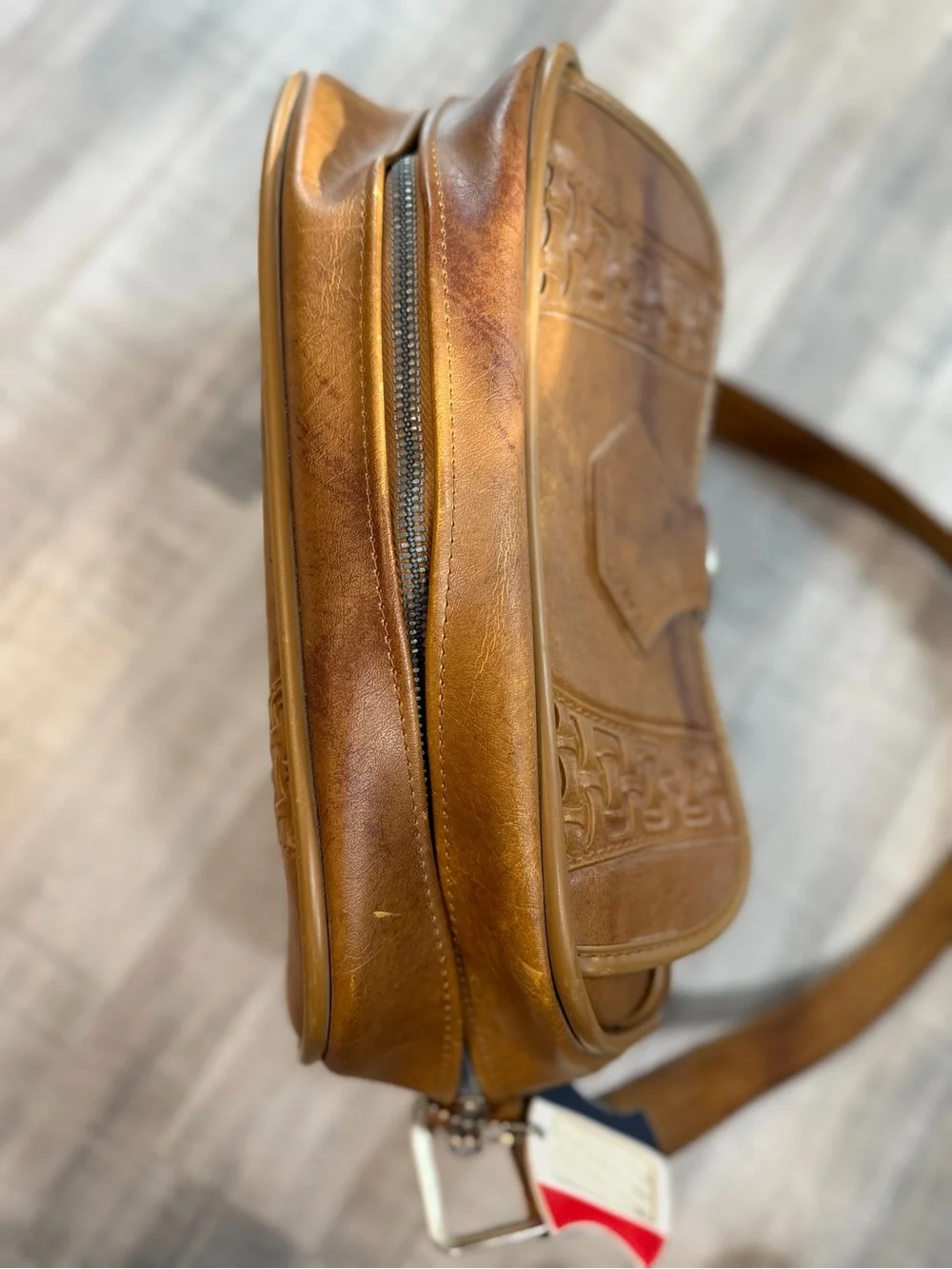 Vintage 1978 American Tourister Brown Carry On Flight Shoulder Bag w Key